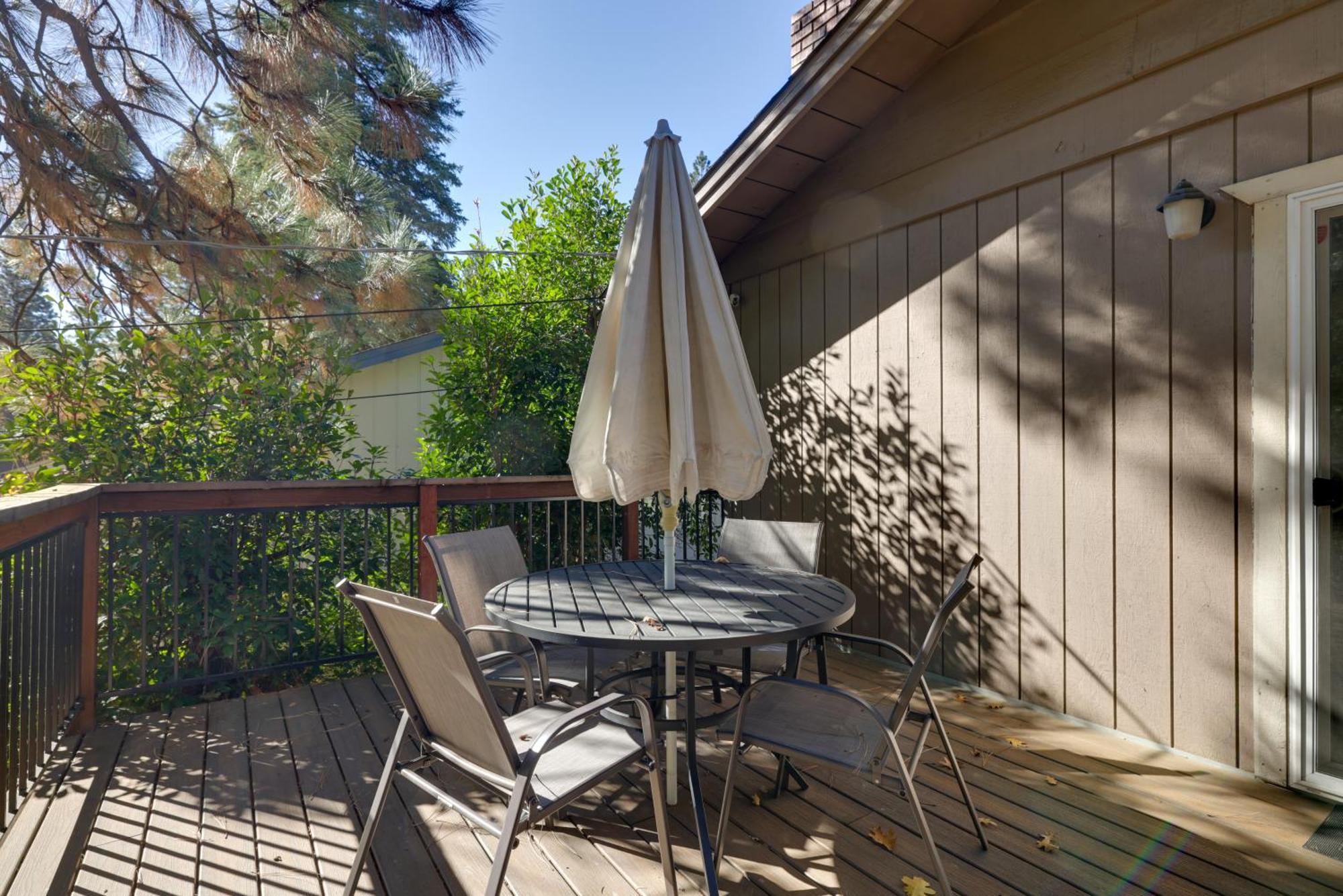 Sherwood Forest Cabin With Deck And Fire Pit! Twain Harte Exterior photo